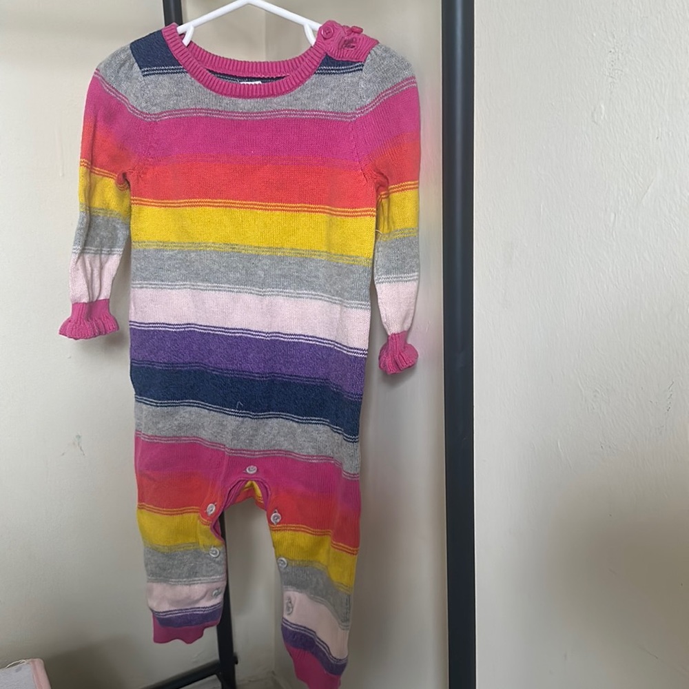 One piece baby gap jumpsuit